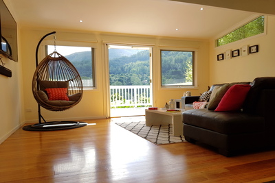 Spacious living room